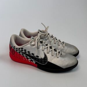 Nike Jr Vapor 13 Academy NJR IC Indoor Soccer Shoes Size 5Y